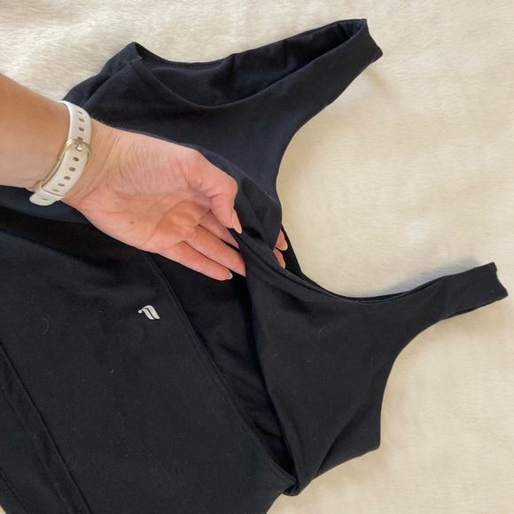 Fabletics Oasis Twist Built-In Bra Tank, Large, Black - Picture 3 of 3